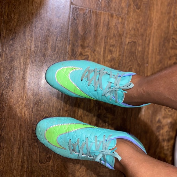 Nike soccer cleats hypervenom - Picture 3 of 7